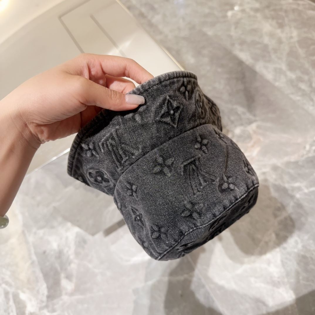 Louis Vuitton Caps